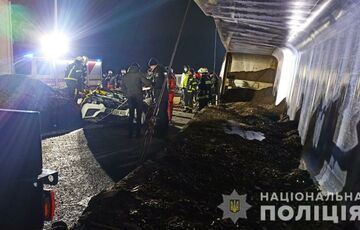 Під Харковом сталася смертельна ДТП із фурою: троє людей загинули