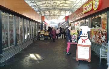 Фотофакт: на ринку Харкова утворилася діра