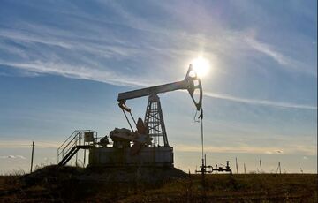 Великобритания ввела новые ограничения на закупку российской нефти 