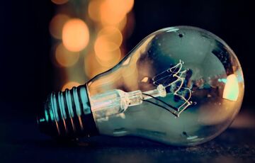 В ”Укрэнерго” рассказали, когда Украина перейдет с экстренных отключений электричества на плановые