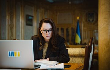 Выезд мужчин до 22 лет за границу: Свириденко заявила, что вопрос только на стадии обсуждения