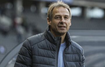 Легендарного немецкого футболиста уволили с должности главного тренера корейской сборной