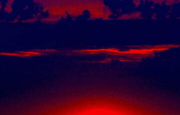 На ”вышках Бойко” в Черном море около 9 месяцев продолжается пожар, загрязняющий природу