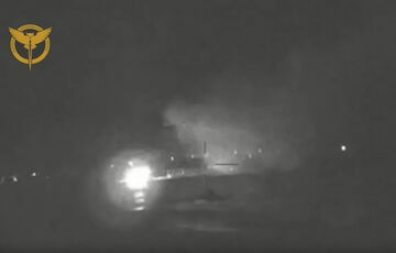 У ГУР показали відео ураження десантних кораблів у Криму