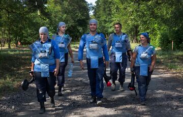 Россияне ударили по работникам гуммиссии по разминированию ”Датский совет по делам беженцев”: уже 2 погибших Россияне ударили по работникам гуммиссии по разминированию ”Датский совет по делам беженцев”: уже 2 погибших