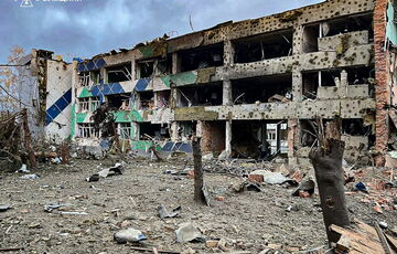 Зруйновано будинки та навчальний заклад: з'явилися кадри наслідків російського удару по Сумській області