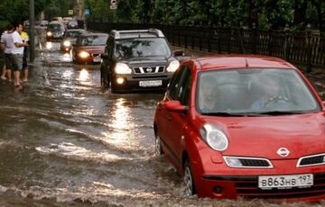 В Крыму затопило трасу из Ялты в Симферополь