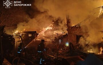 Россияне накрыли Запорожье огнем из РСЗО ”Торнадо”: 1 человек погиб, 13 - ранены (фото) Россияне накрыли Запорожье огнем из РСЗО ”Торнадо”: 1 человек погиб, 13 - ранены (фото)