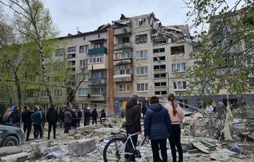 Росіяни обстріляли житлові будинки у Слов'янську, є жертви (фото)