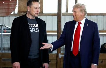 ”Без субсидій Ілону, ймовірно, довелося б повернутися до ПАР”: Трамп погрожує Маску скасуванням субсидій