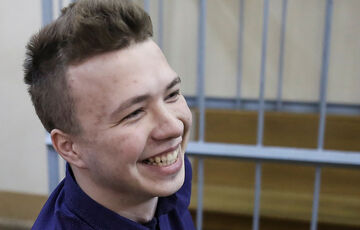 В Беларуси помиловали оппозиционного журналиста Романа Протасевича