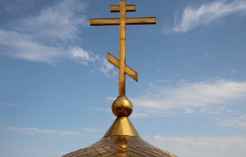 Зеленский приостановил гражданство 13 священников УПЦ МП, их могут депортировать