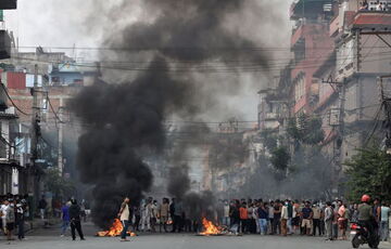 У Непалі протестувальники проти блокування соцмереж повалили уряд