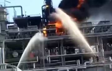 В Ростовской области горит НПЗ: сообщают о работе беспилотника