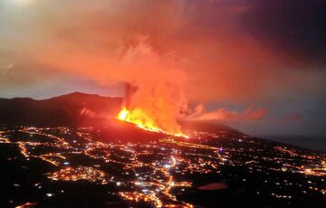 На Канарах отменили рейсы из-за извержения вулкана 