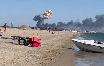 Подоляк назвал взрывы на аэродромах в Крыму и Беларуси предупреждением сверху Подоляк назвал взрывы на аэродромах в Крыму и Беларуси предупреждением сверху