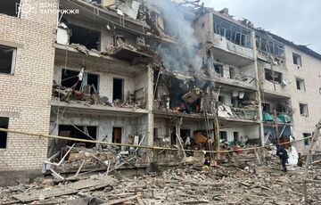 Россияне сбросили авиабомбу на Запорожский район: разрушен жилой дом (фото) 