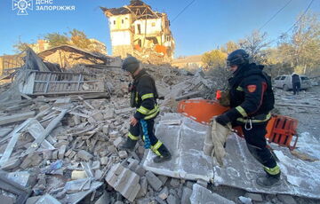 Уже четверо погибших в результате российских ударов по Запорожью: фото Уже четверо погибших в результате российских ударов по Запорожью: фото