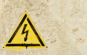 На Одещині трьох підлітків ударило струмом На Одещині трьох підлітків ударило струмом