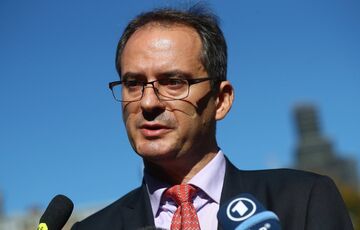 Христо Грозев назвал подделкой российский паспорт Труханова