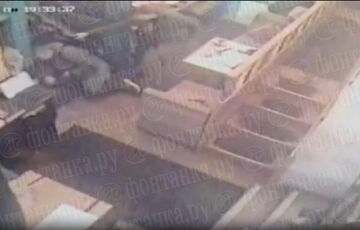 Россиянин, вернувшись с войны в Украине, застрелил мужчину в кафе, а потом сел за стол и продолжил есть Россиянин, вернувшись с войны в Украине, застрелил мужчину в кафе, а потом сел за стол и продолжил есть