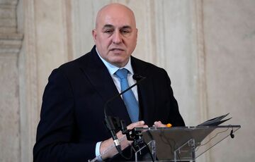 В Минобороны Италии предупредили, что военная поддержка Украины ”не может быть неограниченной” В Минобороны Италии предупредили, что военная поддержка Украины ”не может быть неограниченной”