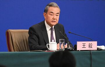 Китай різко критикує політику Трампа: ”Повертаємося до закону джунглів”