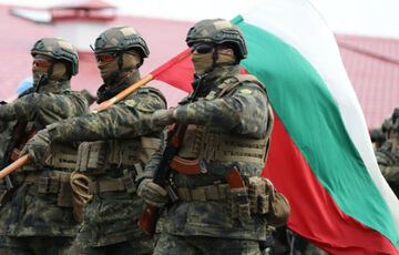 Болгария разрешила своей армии обучать украинских военных Болгария разрешила своей армии обучать украинских военных