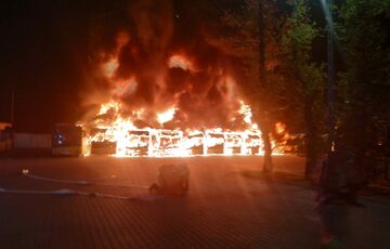 У Польщі сталася масштабна пожежа в автобусному депо