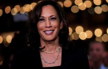 В США демократы уже начинают сбор средств на кампанию Камалы Харрис