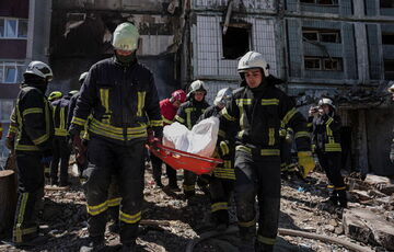 Кількість загиблих під час удару в Умані зросла до 20 людей: фото, відео