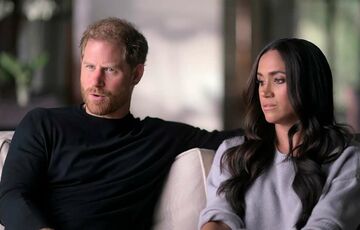 Меган Маркл з'явилася на публіці без обручки