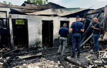 У Гаяні школярка підпалила гуртожиток: багато жертв У Гаяні школярка підпалила гуртожиток: багато жертв
