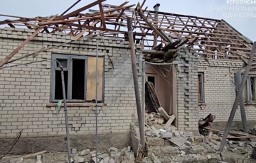 Через атаку росіян по Херсону постраждали дитина й вагітна жінка