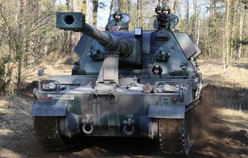 Украина получит от Польши 18 самоходных гаубиц AHS Krab