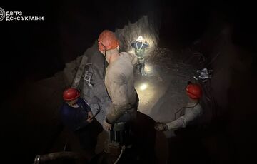 Ночью россияне более 6 часов наносили удары по угледобывающей шахте: зафиксированы 18 прилетов