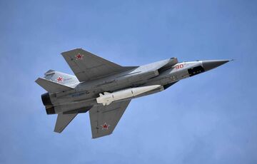 В Беларуси взлетели МиГи, возможен запуск ракет ”Кинжал” В Беларуси взлетели МиГи, возможен запуск ракет ”Кинжал”