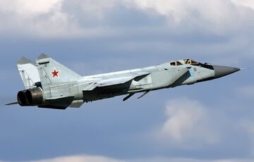 У Росії розбився винищувач МіГ-31 У Росії розбився винищувач МіГ-31
