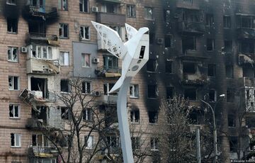 Оккупанты вывозят из Мариуполя в Россию стройматериалы Оккупанты вывозят из Мариуполя в Россию стройматериалы