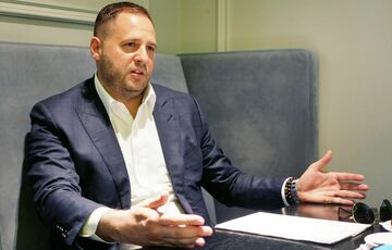 Ермак опроверг слухи об отставке Залужного и расколе с Зеленским Ермак опроверг слухи об отставке Залужного и расколе с Зеленским