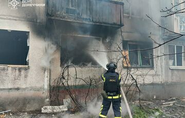 Росіяни вдарили по житлових будинках у Покровському районі