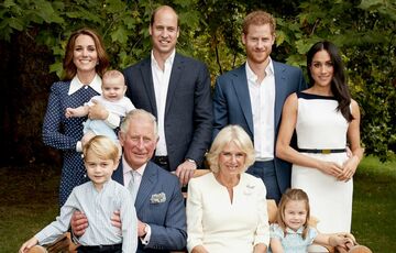 Стало відомо, які новорічні традиції порушить королівська сім'я Великобританії через COVID-19 Стало відомо, які новорічні традиції порушить королівська сім'я Великобританії через COVID-19