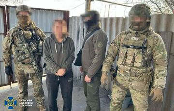 СБУ затримала шпигунку, яка стежила за військовими через камеру у шпаківні