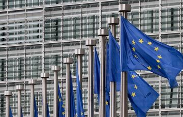 Странам ЕС рекомендуют каждый день пересматривать условия въезда из-за штамма ”Омикрон” Странам ЕС рекомендуют каждый день пересматривать условия въезда из-за штамма ”Омикрон”