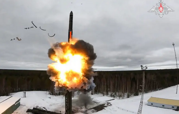 Україна знищила один із трьох пострілів ”Орєшніка” на території Росії Україна знищила один із трьох пострілів ”Орєшніка” на території Росії