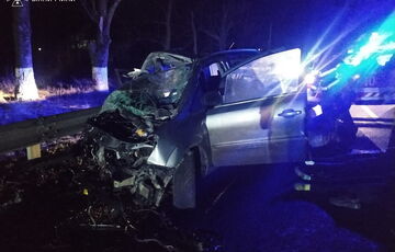 У Вінницькій області зіткнулися вантажівка та легковик, у якому були 7 осіб