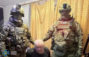 Охранник детсада в Запорожье наводил российские ракеты на дома украинцев Охранник детсада в Запорожье наводил российские ракеты на дома украинцев