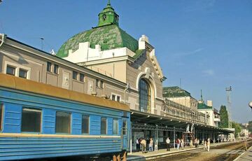 Укрзалізниця запускає потяги в Чернівецьку область