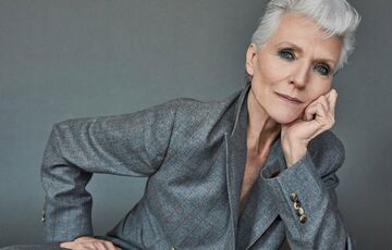 Мати Ілона Маска похвалилася новою сукнею від українського дизайнера Мати Ілона Маска похвалилася новою сукнею від українського дизайнера