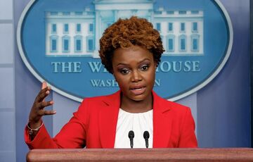 ”Відбувається вибух, всюди тіла”: у Білому домі прокоментували ракетний удар РФ по Грозі